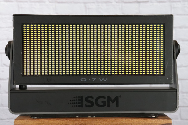 SGM Q-7 W Outdoor LED Flood 110°