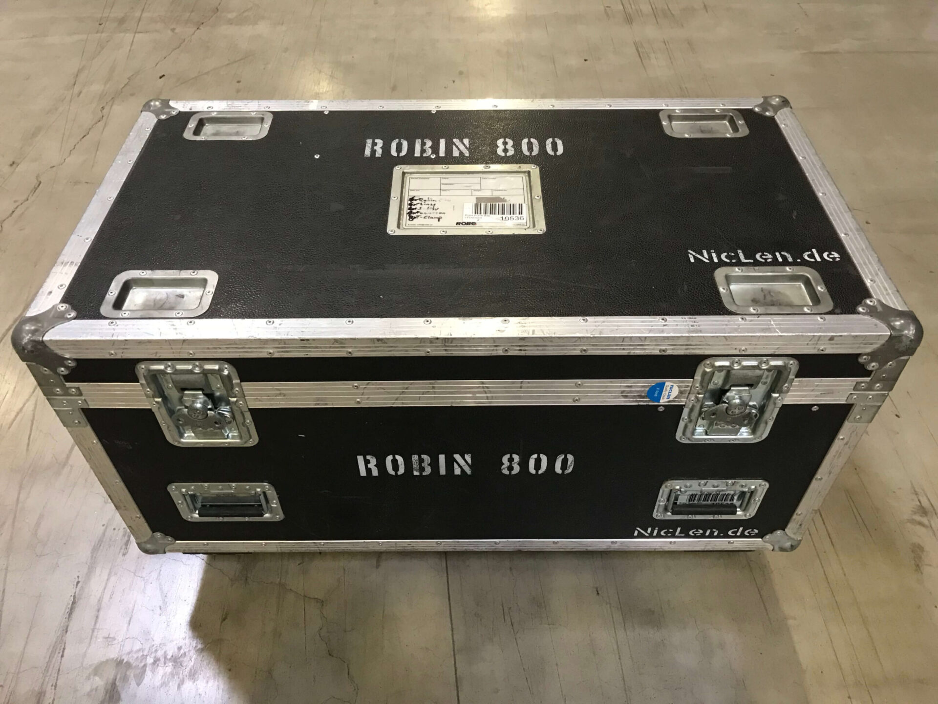 Robe-Robin-800-LEDWASH-02