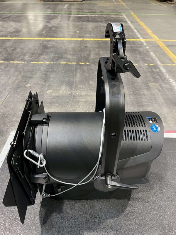 Cameo F4T LED Tungsten Fresnel-Spotlight - Image 4
