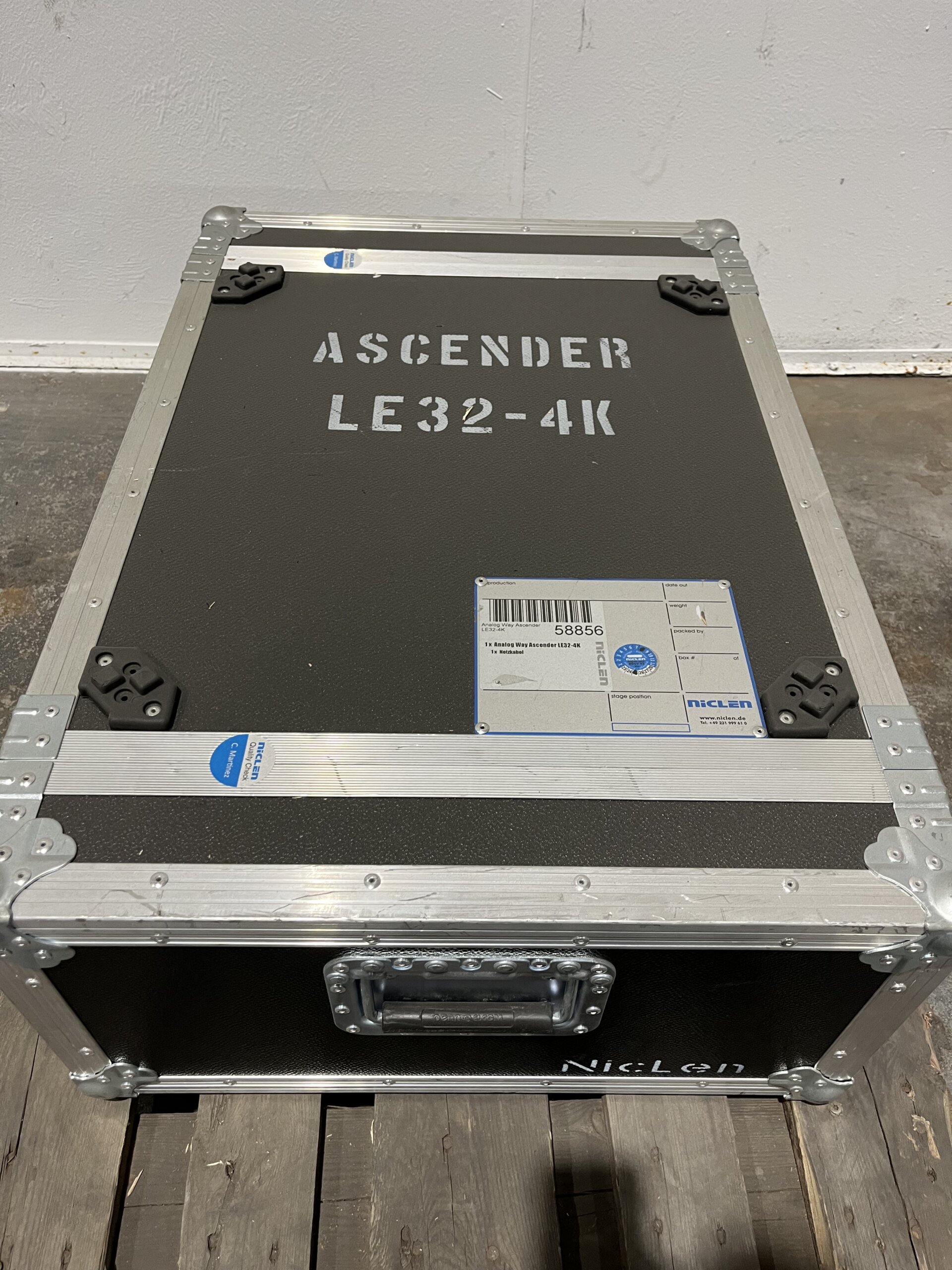 Analog Way® Ascender 32 LE - 4K (Lite Edition) – Bild 4