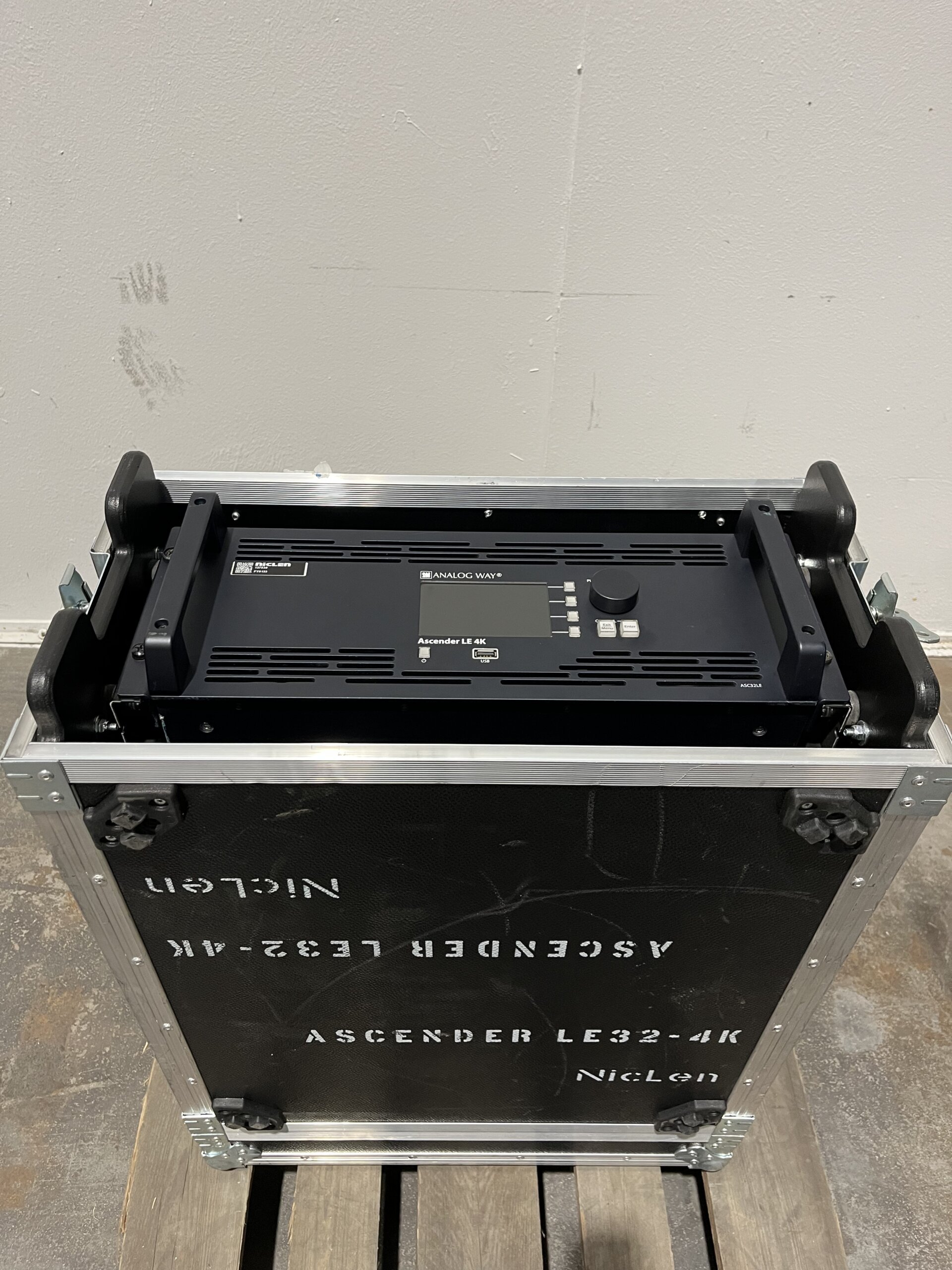 Analog Way® Ascender 32 LE - 4K (Lite Edition) – Bild 3